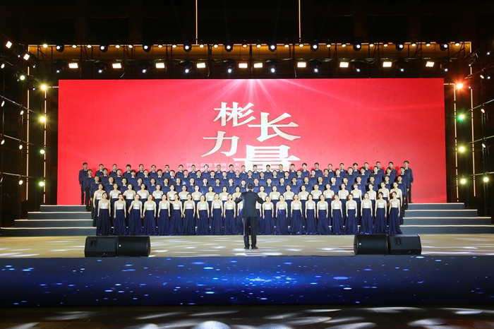 1685098224200494.jpg 4.胡家河矿代表队现场演出.JPG