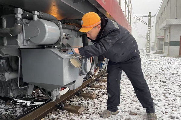 1739322207545713.jpg ¾µÍ·¶þ£º¼ì²é»ú³µÈöɰװ±¸_¸±±¾.jpg