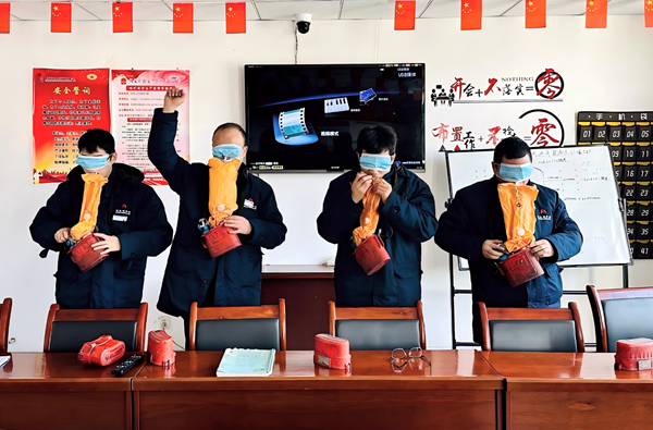 1740474538136926.png 1.自救器盲戴_副本.png